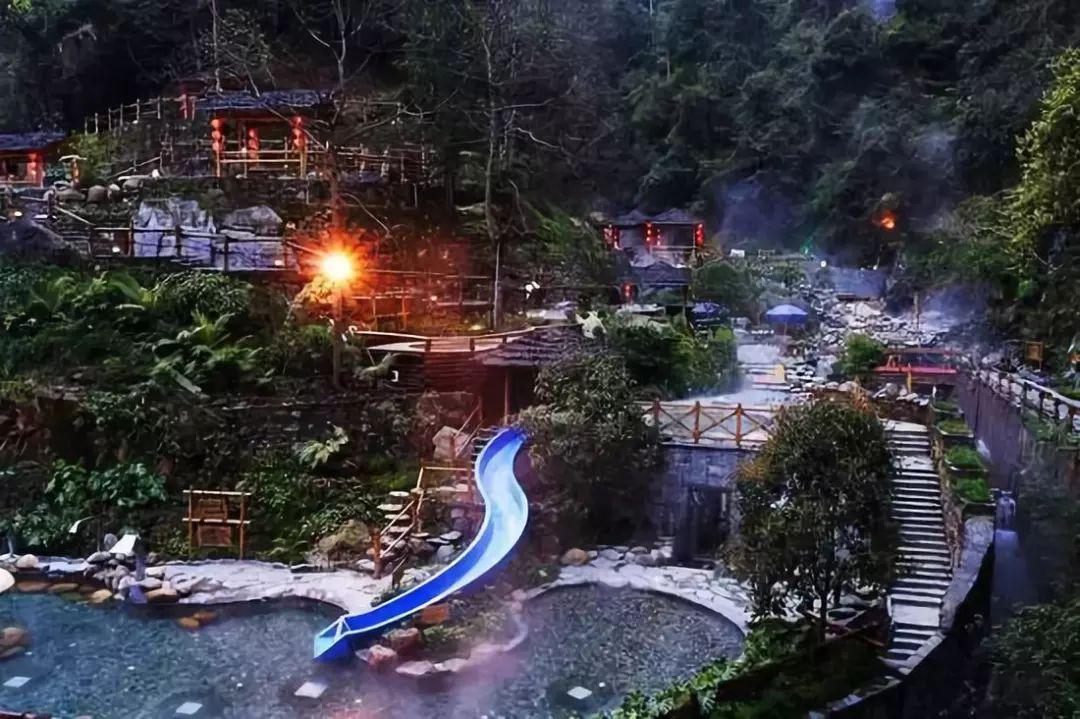 山东现滚轴云似金箍棒横跨海面，这一奇观是怎么形成的？游戏画面